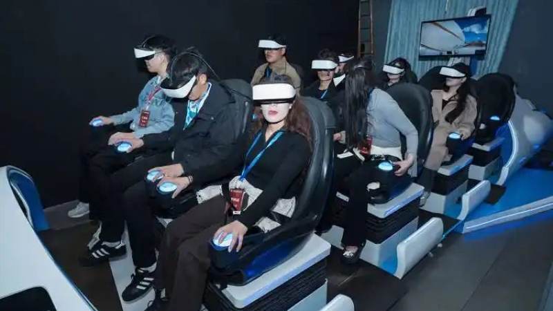 VR头显佩戴舒适度调整技巧:从压脸到漏光的实用调节方法